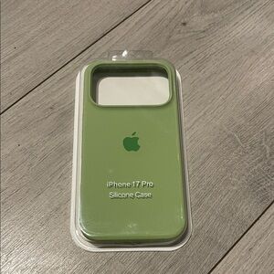 Apple iPhone 17 Pro Silicone Cover - Olive
